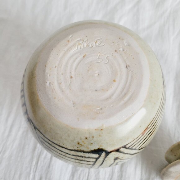 VTG Signed Studio Pottery Jar W Lid Geometric Pattern & Speckled Glaze PLS READ! - Picture 6 of 11